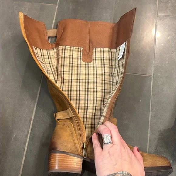 UGG Tan Heeled Boots for Women - Picture 15 of 17